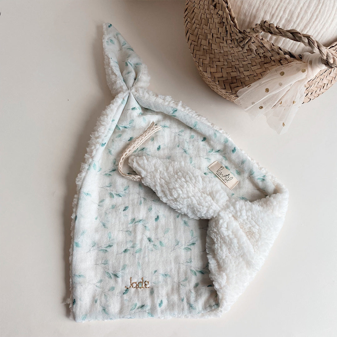 Doudou Lange Charly - Motif printanier - Fausse fourrure écrue et triple gaze de coton