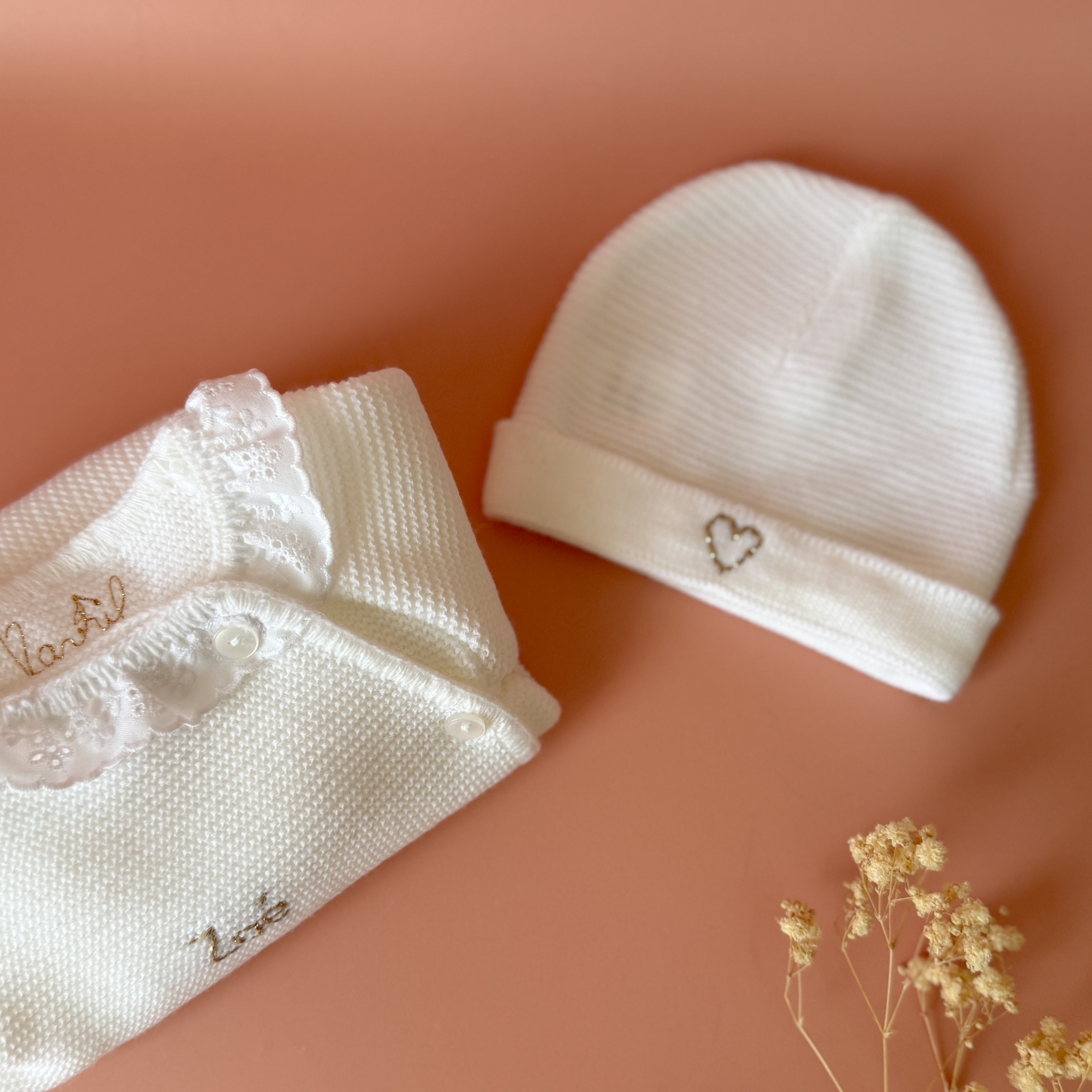 Bonnet de Naissance personnalisé Tricoté Blanc - ♡ Initiale brodée
