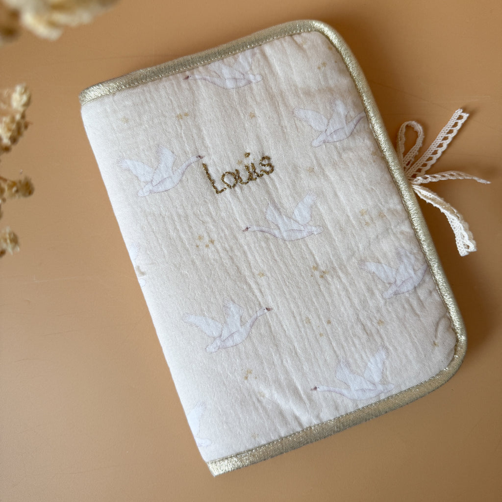 Protège carnet de santé personnalisé - Motif Oies Blanches