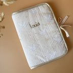 Protège carnet de santé personnalisé - Motif Oies Blanches