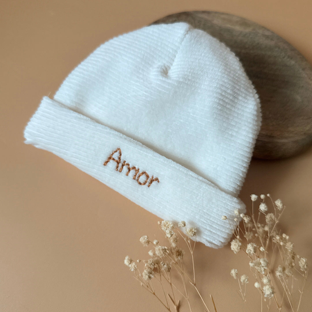 Bonnet de Naissance en Velours Côtelé Écru - Prénom brodé
