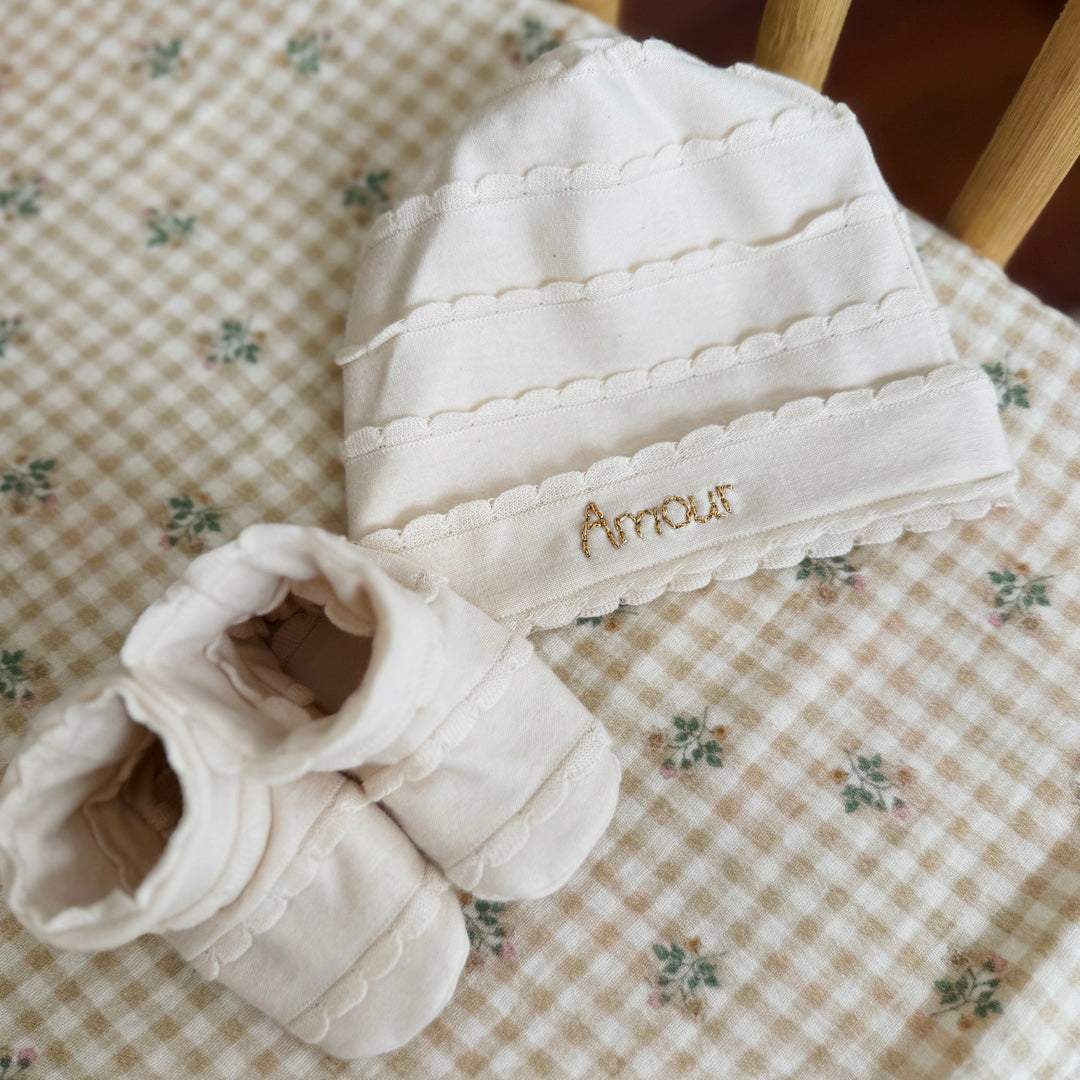 Bonnet de Naissance en jersey de coton festonné Écru - Prénom