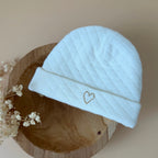 Bonnet de naissance matelassé écru - ♡ Initiale brodée