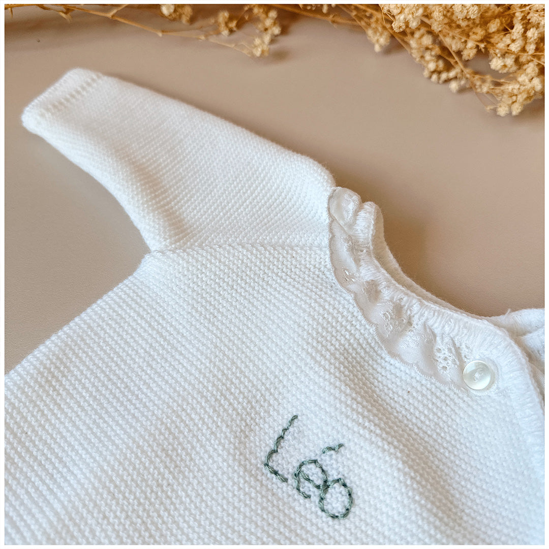 Brassière en maille tricot blanc avec petit col brodé - Tricoté en France - 100% fait main - Made In France - 12 Avril