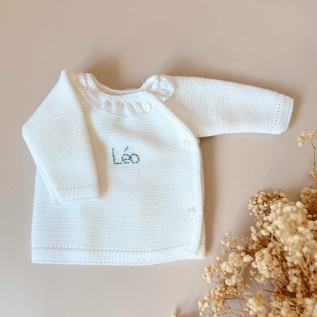 Brassière en maille tricot blanc avec petit col dentelle - Personnalisable avec une broderie faite à la main