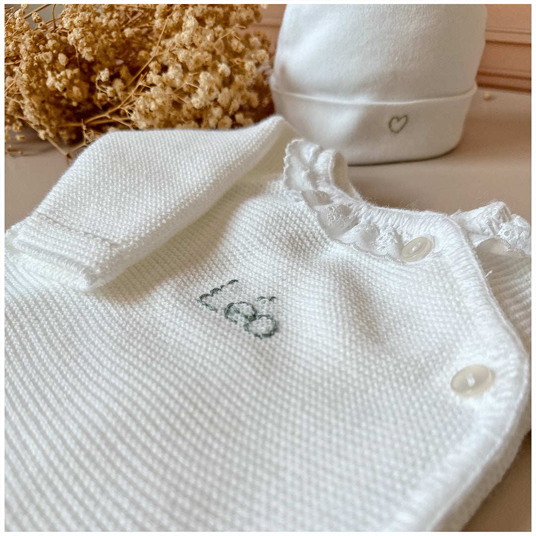 Brassière en maille tricot blanc avec petit col dentelle - Personnalisable avec une broderie faite à la main