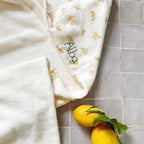 Ma Cape de bain XXL personnalisée en micro éponge de bambou - Motifs Citrons