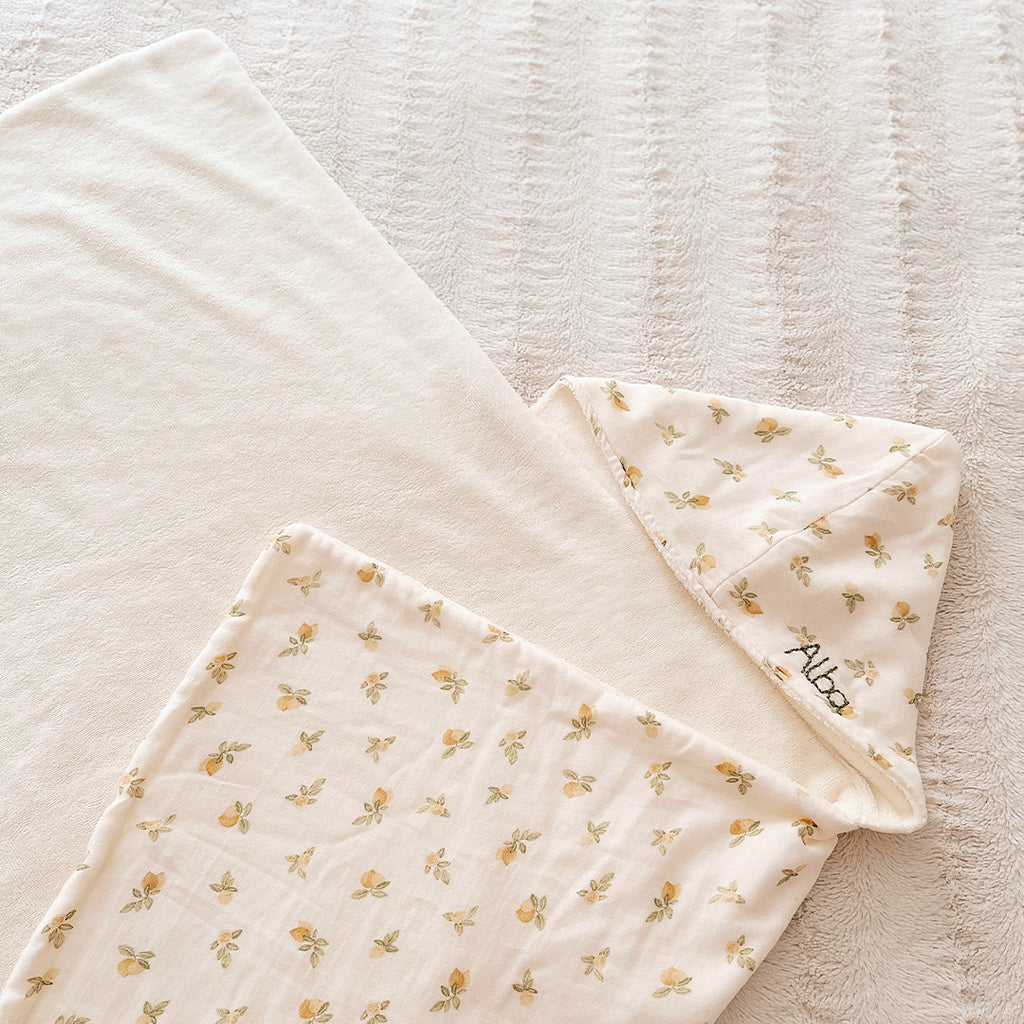 Ma Cape de bain XXL personnalisée en micro éponge de bambou - Motifs Citrons