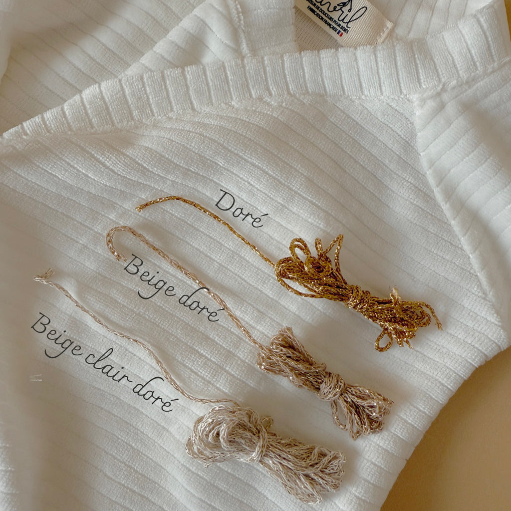 Bonnet de Naissance en Velours Côtelé Écru - Prénom brodé