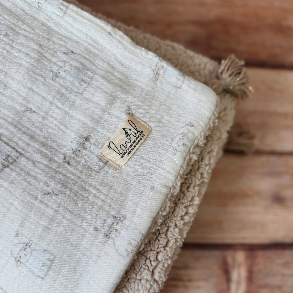 Couverture demie saison - Motif Petits Moutons - Sherpa Beige