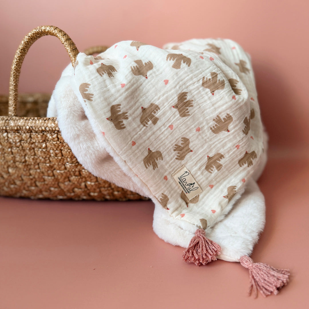 Couverture Chaude Fourrure écrue - Motif Oiseaux / Coeurs rose