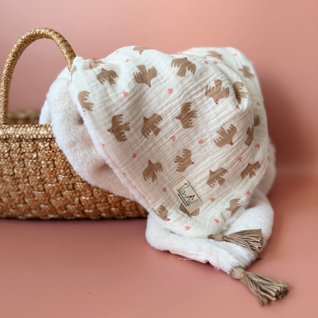 Couverture Chaude Fourrure écrue - Motif Oiseaux / Coeurs rose