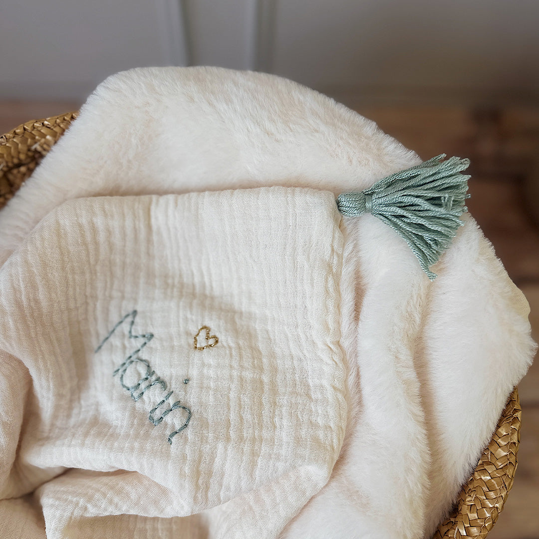 Couverture chaude bébé d’hiver - fausse fourrure sherpa écrue et gaze de coton écrue