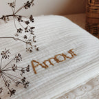 Ma première couverture spéciale bébé d’hiver - double fourrure et gaze de coton, brodée à la main