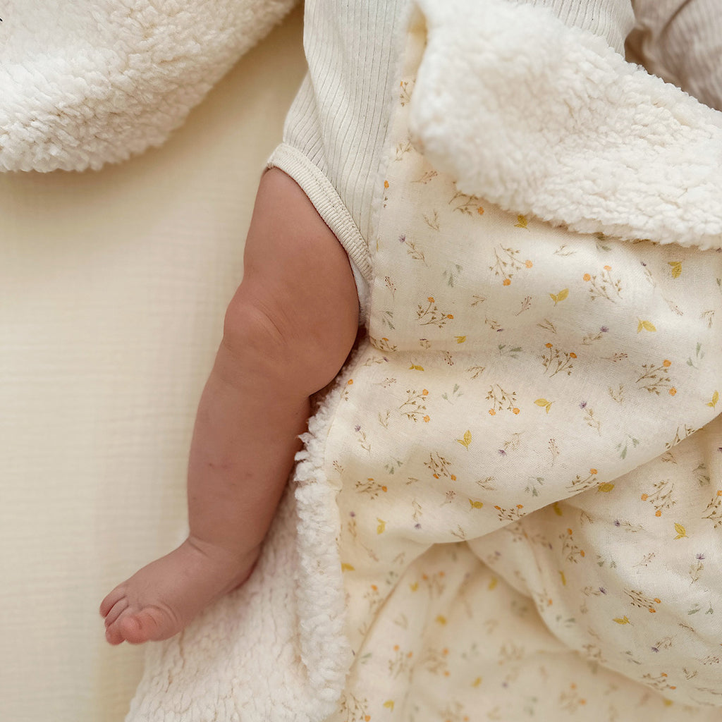 couverture sherpa et motif gaze de coton