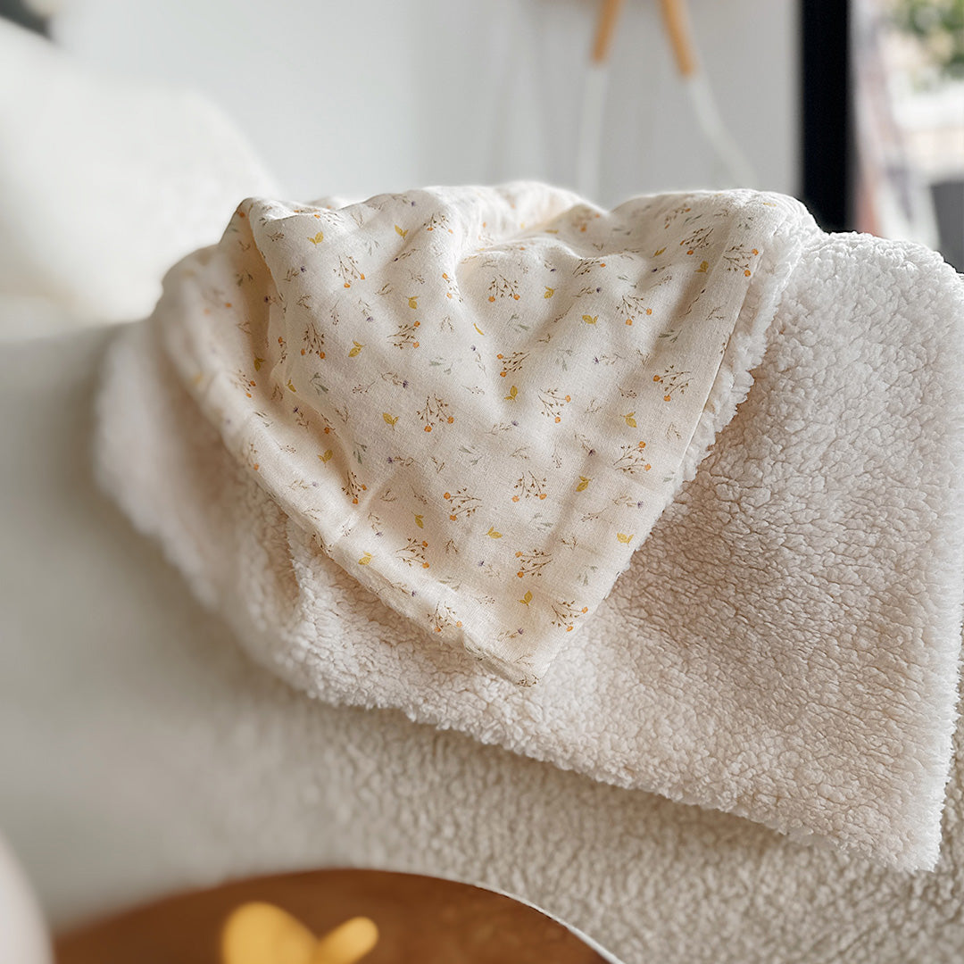 couverture sherpa et motif gaze de coton