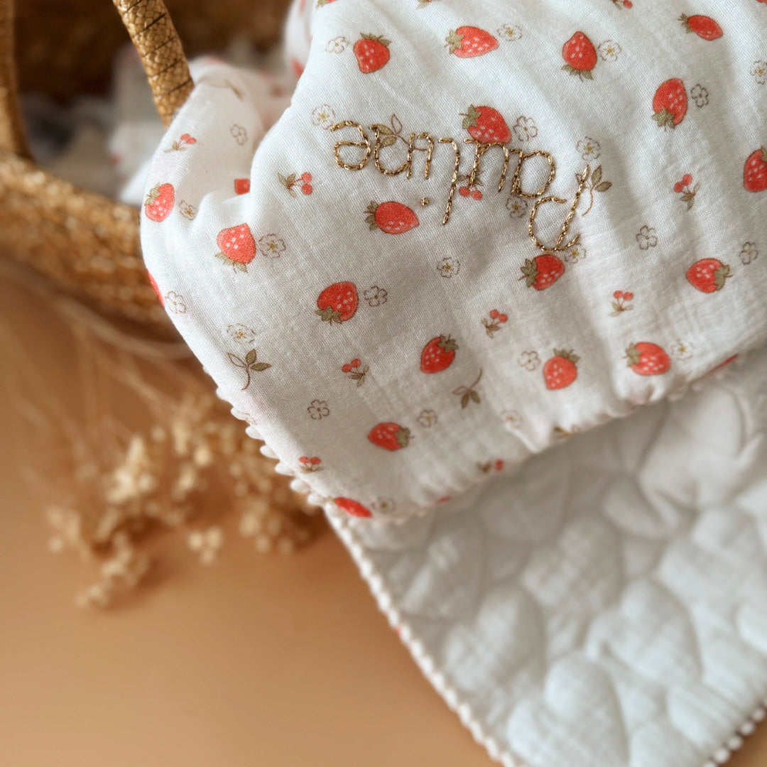 Couverture d'été unie en gaze de coton 100% matelassée ♡ - Motif fraises cerises