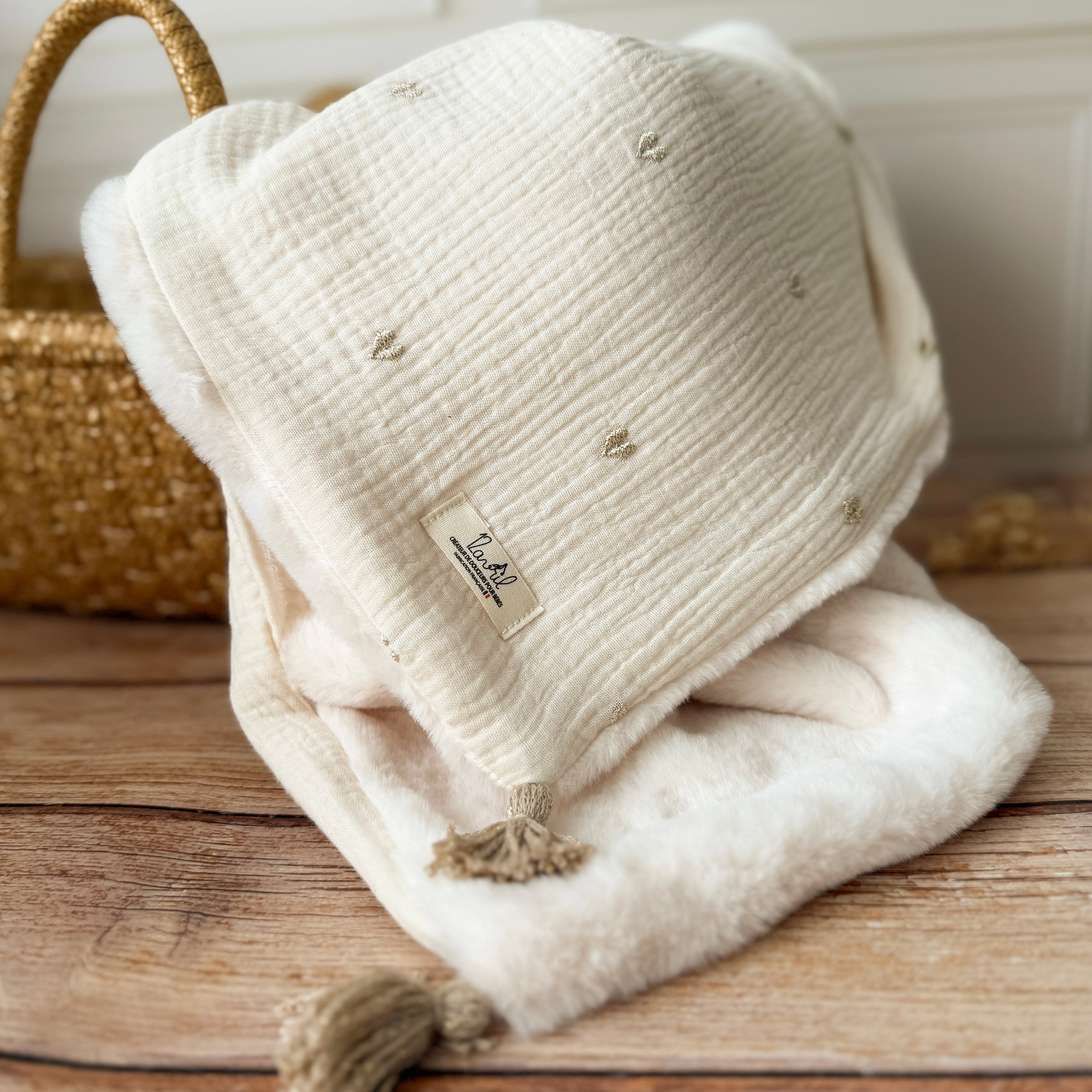 Couverture Chaude - Coeurs brodés Beige doré