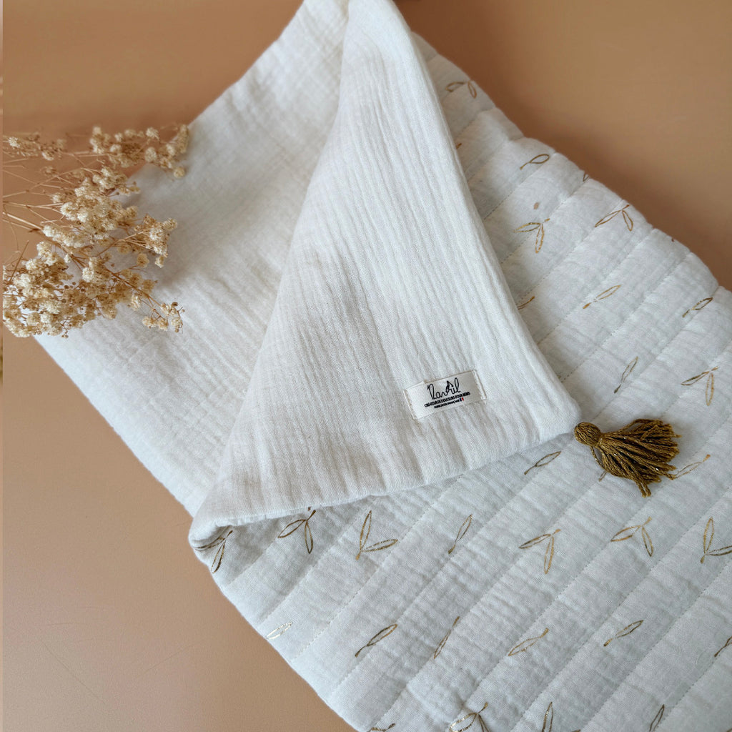 Couverture d’été en gaze 100% coton matelassé ♡ - Motif feuilles dorées