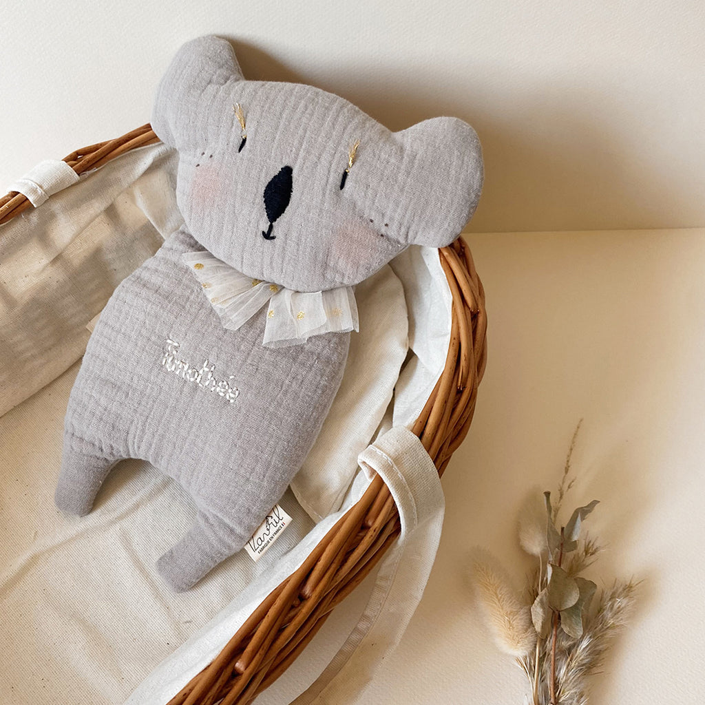 Doudou Mr Koala Gris Taupe - Triple gaze de coton brodé à la main