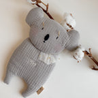Doudou Mr Koala Gris Taupe - Triple gaze de coton brodé à la main