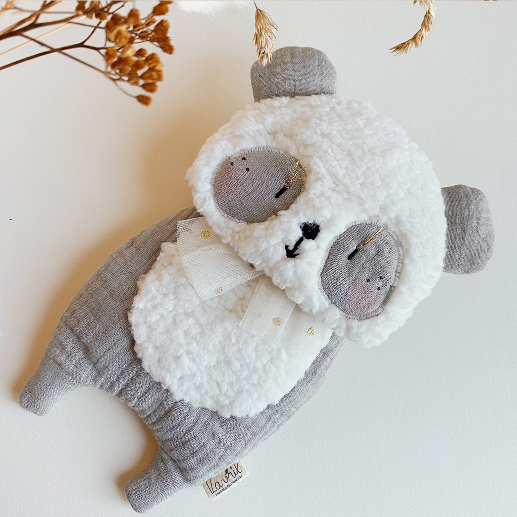 Doudou Mr Panda - Fausse fourrure et triple gaze de coton brodé à la main
