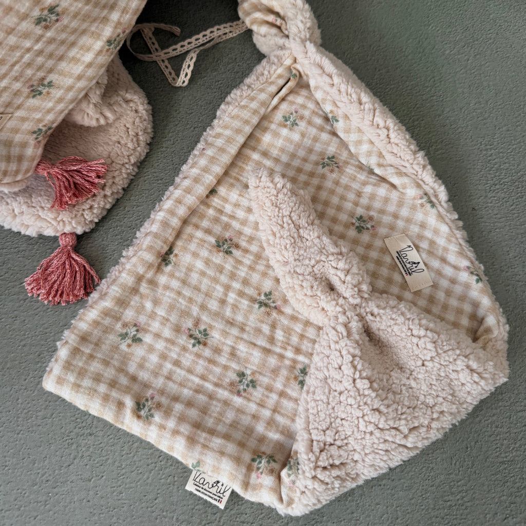 Doudou Lange Sherpa beige - Motif Carreaux fleuris