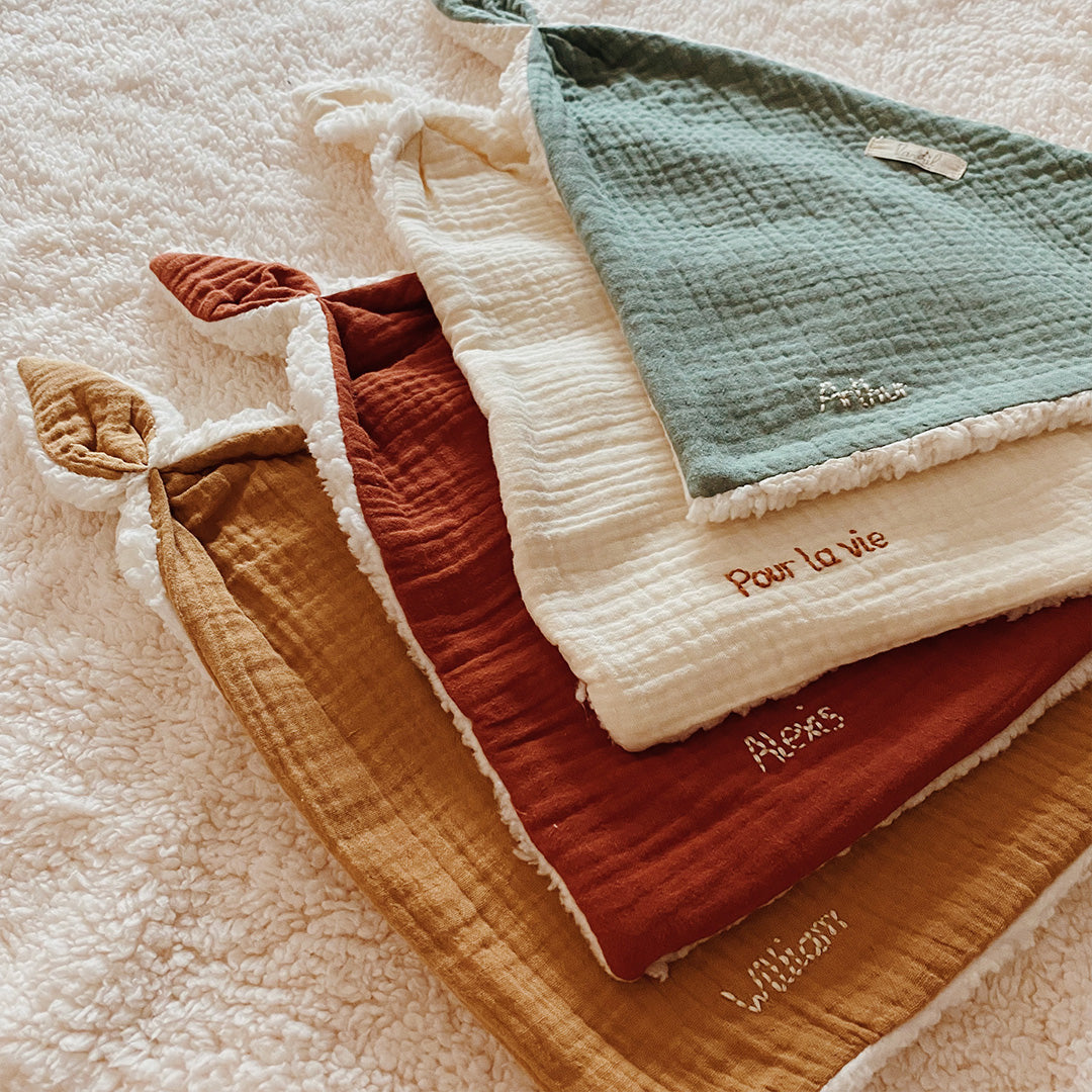 Doudou Lange Charly - Fausse fourrure et triple gaze de coton