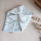 Doudou Lange Charly - Motif printanier - Fausse fourrure écrue et triple gaze de coton