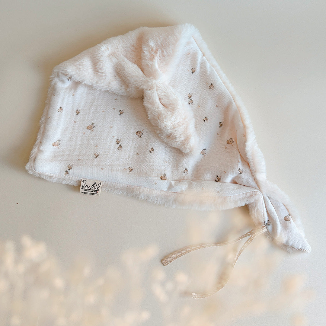 Doudou Lange motif rossignols. Fausse fourrure sherpa et double gaze de coton biologique hypoallergénique.