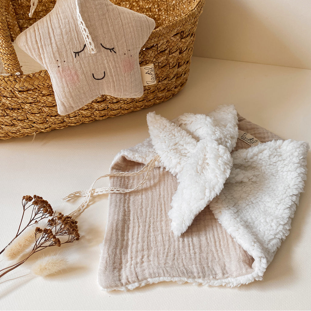Doudou Lange Charly - Fausse fourrure et triple gaze de coton
