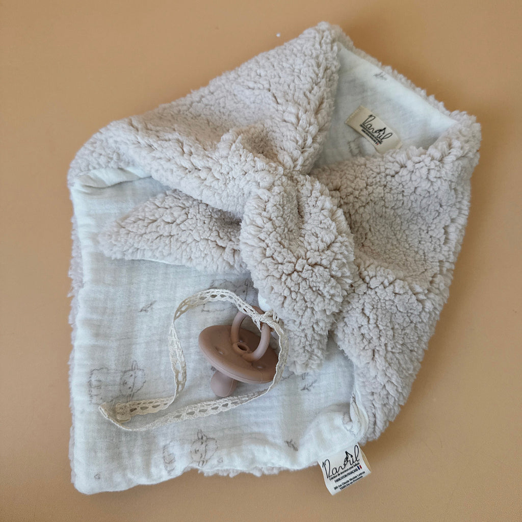 Doudou Lange Sherpa beige - Motif Petits Moutons