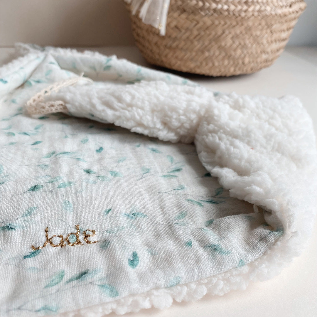 Doudou Lange Charly - Motif printanier - Fausse fourrure écrue et triple gaze de coton
