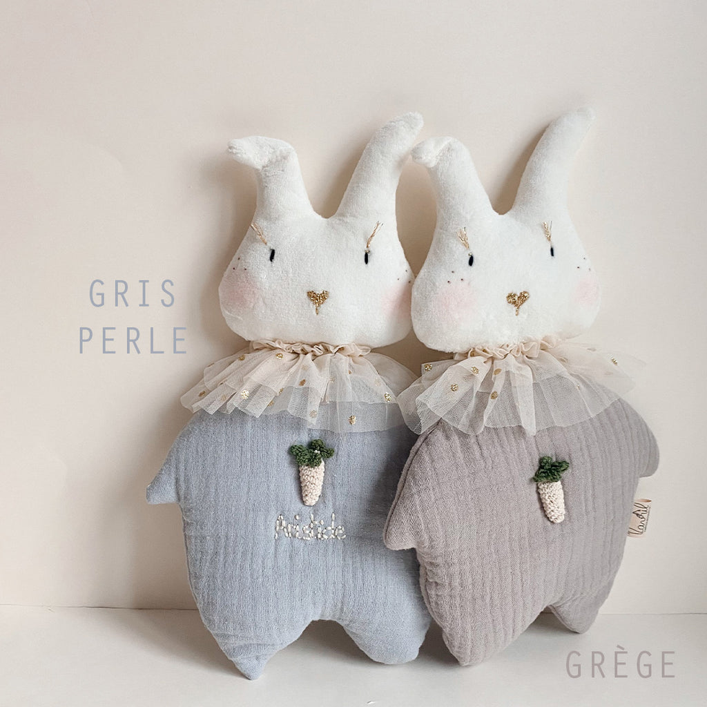 Doudou Mr Lapin Croq'Carotte - Triple gaze de coton brodé à la main