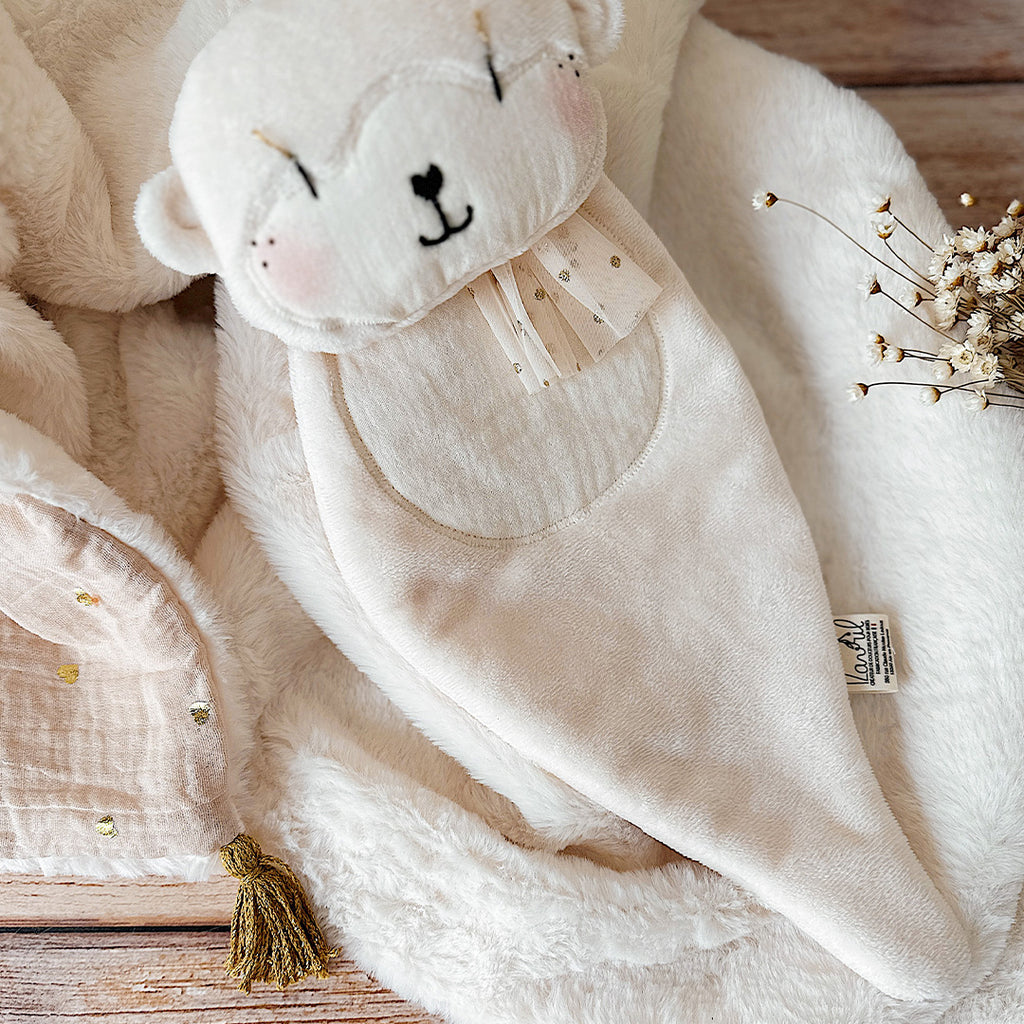 Doudou Loutre  Mme Loutre 100% fait main - Norme CE