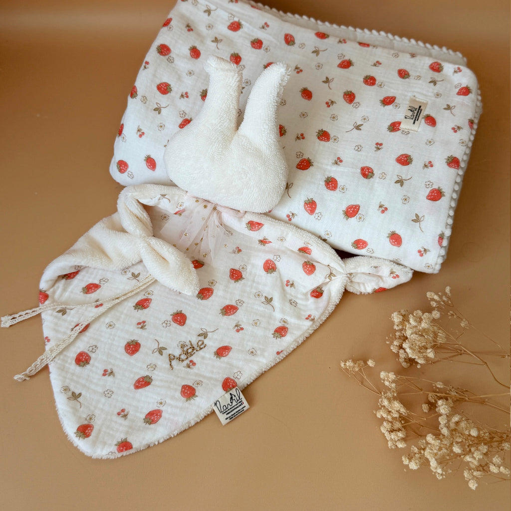 Couverture d'été unie en gaze de coton 100% matelassée ♡ - Motif fraises cerises