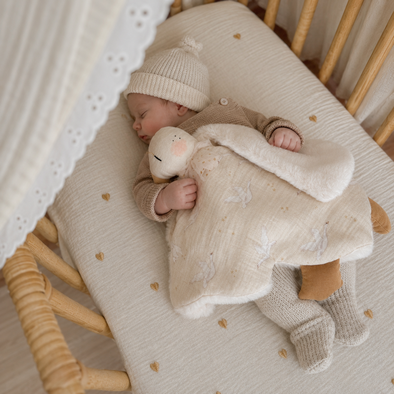 Doudou Mme Oie Écrue - Fourrure extra douce - Motif Oies Blanches