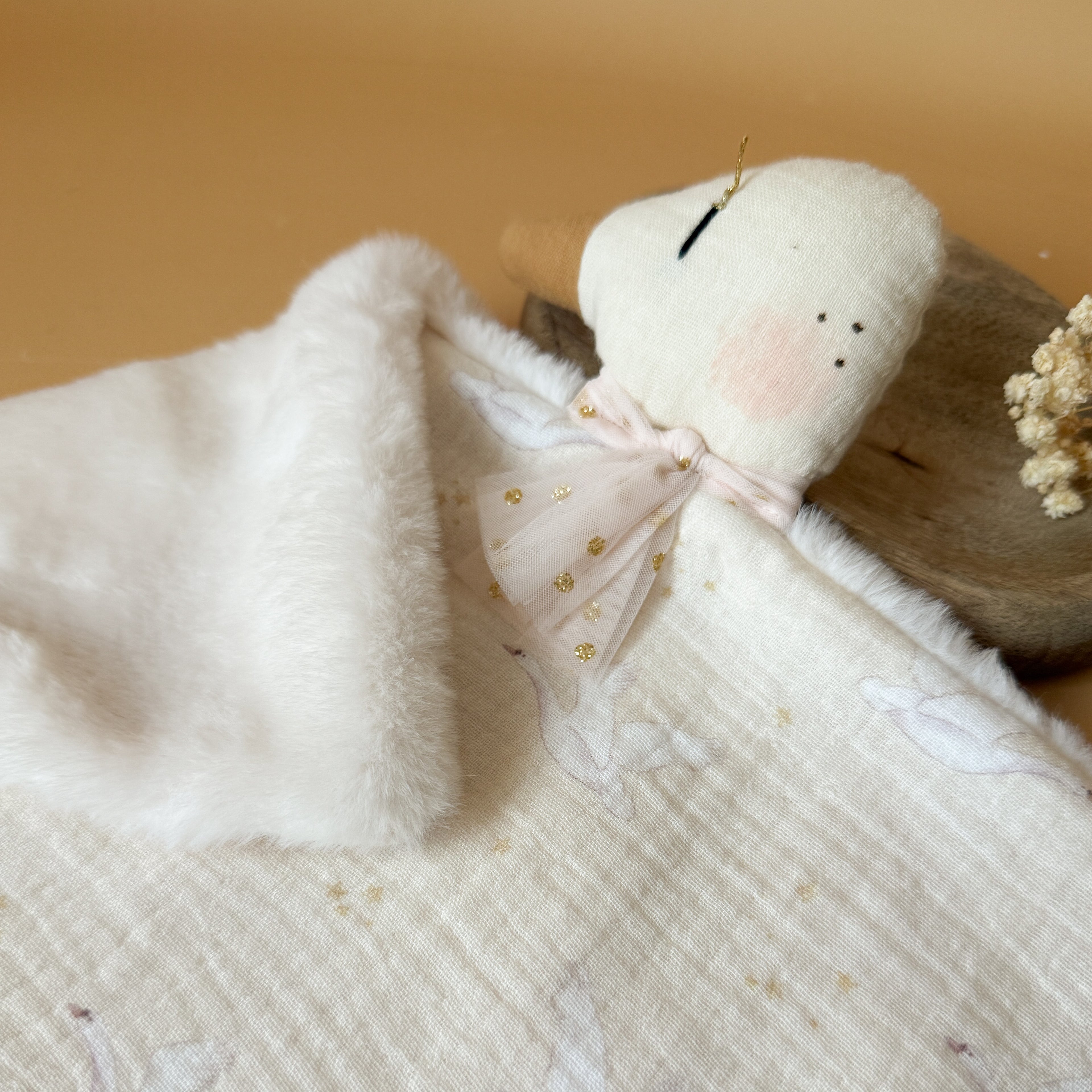 Doudou Mme Oie Écrue - Fourrure extra douce - Motif Oies Blanches