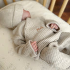 Ensemble de naissance Grège - Brassière + pantalon maille nid d'abeille grattée