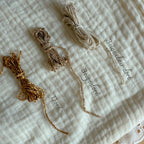 Bonnet de Naissance en Maille Nid d'abeille Grège - Prénom