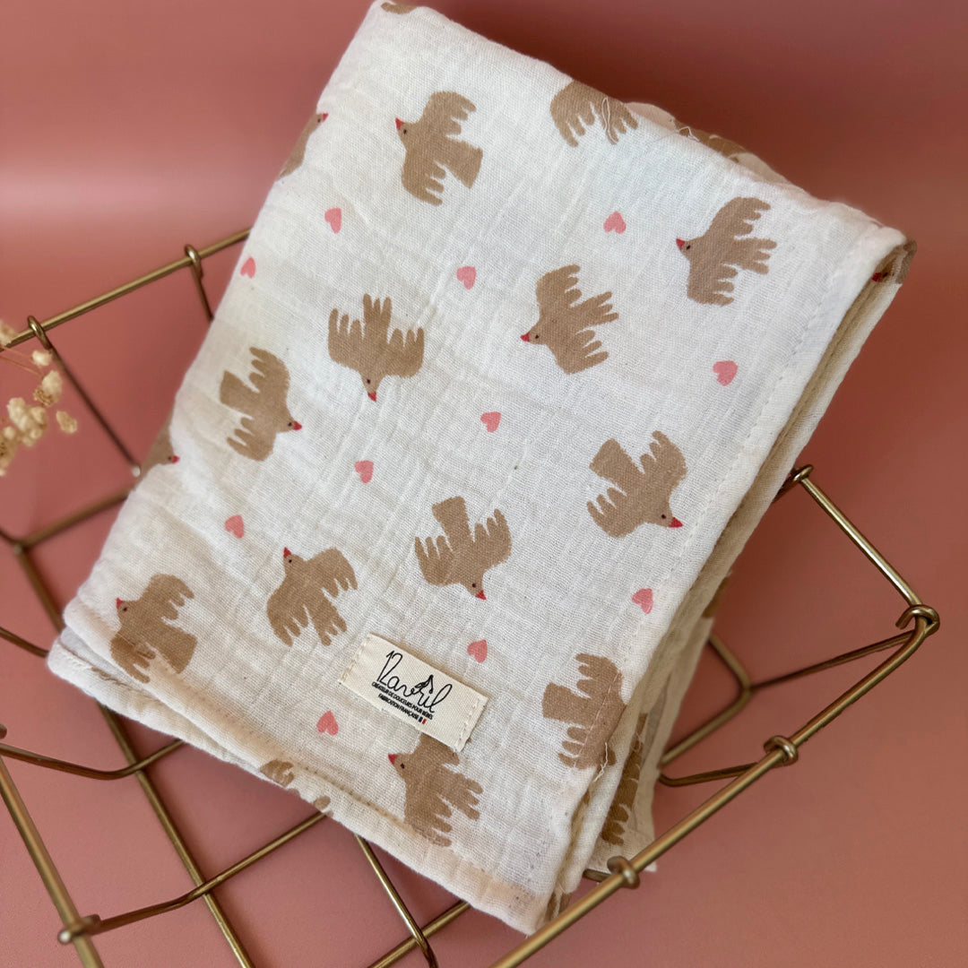Lange en gaze de coton - Motif Oiseaux / Coeurs rose