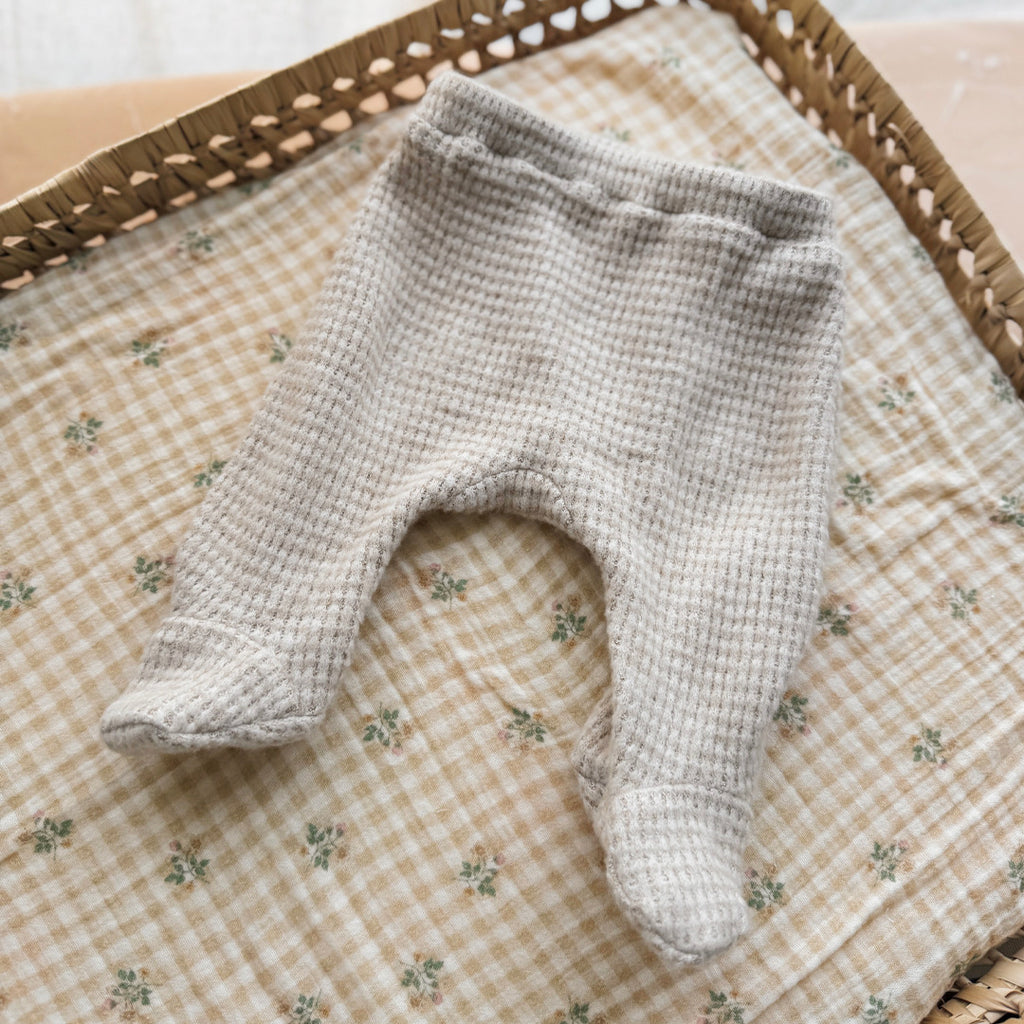 Ensemble de naissance Grège - Brassière + pantalon maille nid d'abeille grattée