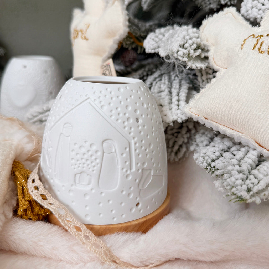 Photophore en Céramique avec Bougie LED – La Petite Crèche de Noël Lumineuse