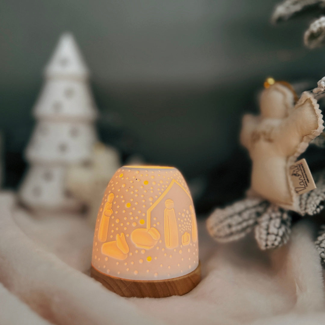 Photophore en Céramique avec Bougie LED – La Petite Crèche de Noël Lumineuse