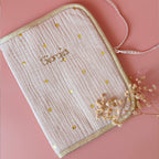 Protège carnet de santé personnalisé motif Coeur doré fond Sable