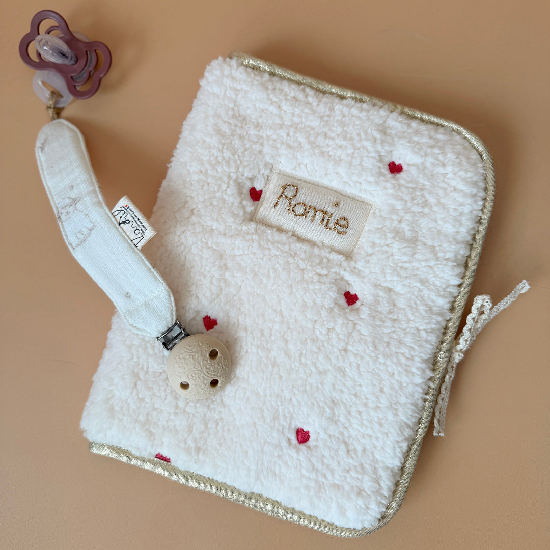 Mon protège carnet de santé - Sherpa brodé Coeur Rose 💖