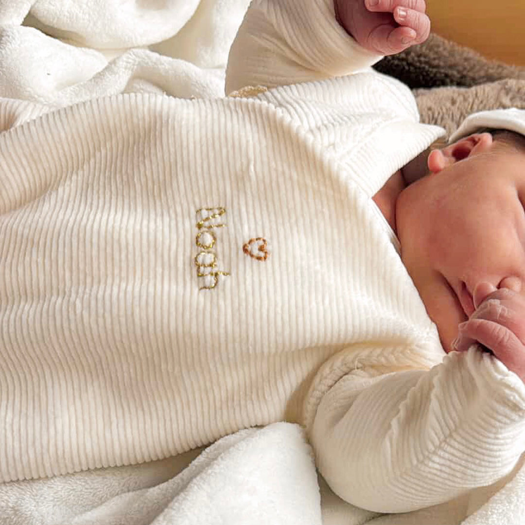 Nouveau pyjama de naissance en velours côtelé écru