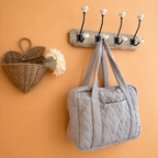 Sac à langer personnalisé – Coeurs matelassés grège