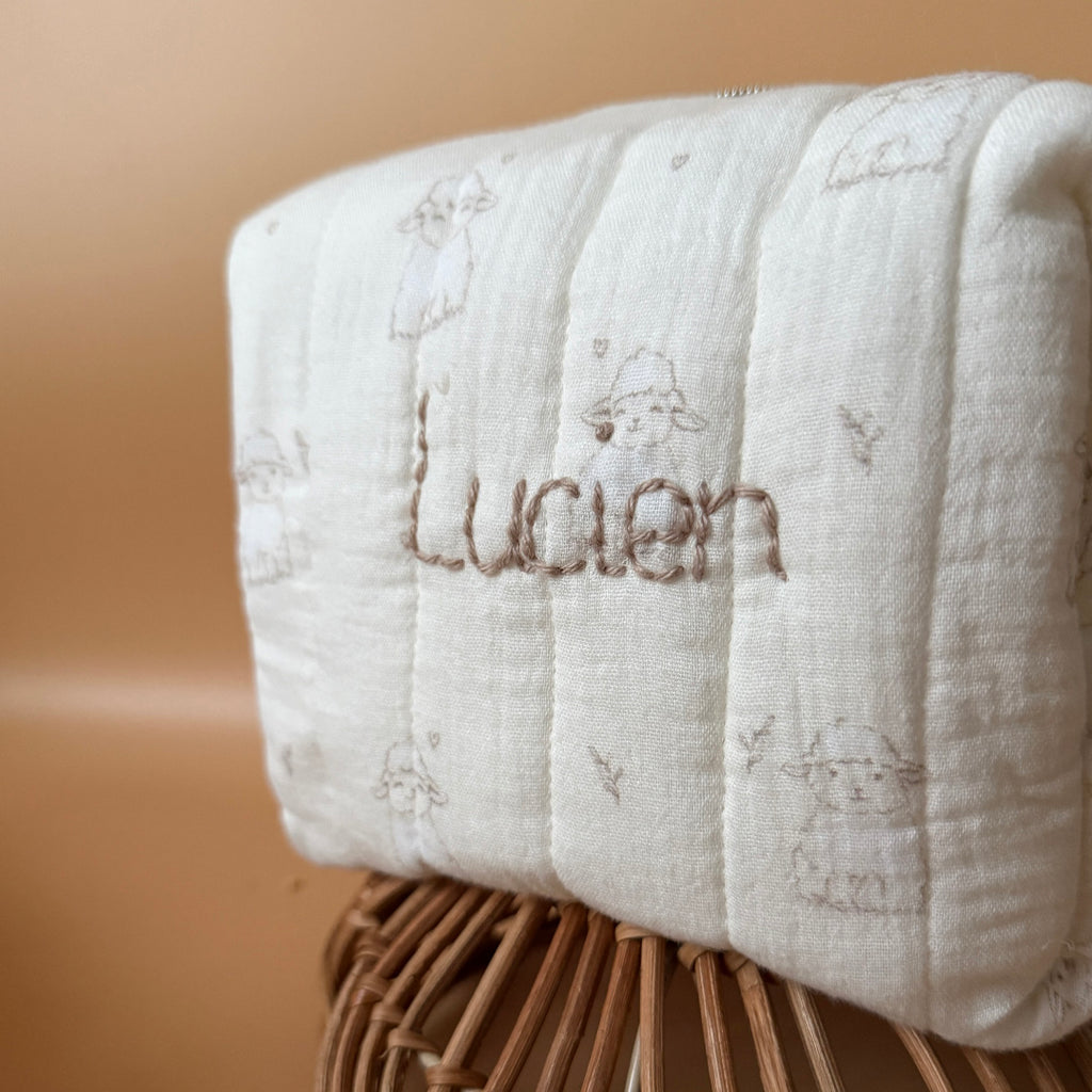 Trousse de toilette matelassée - Motif Petits Moutons