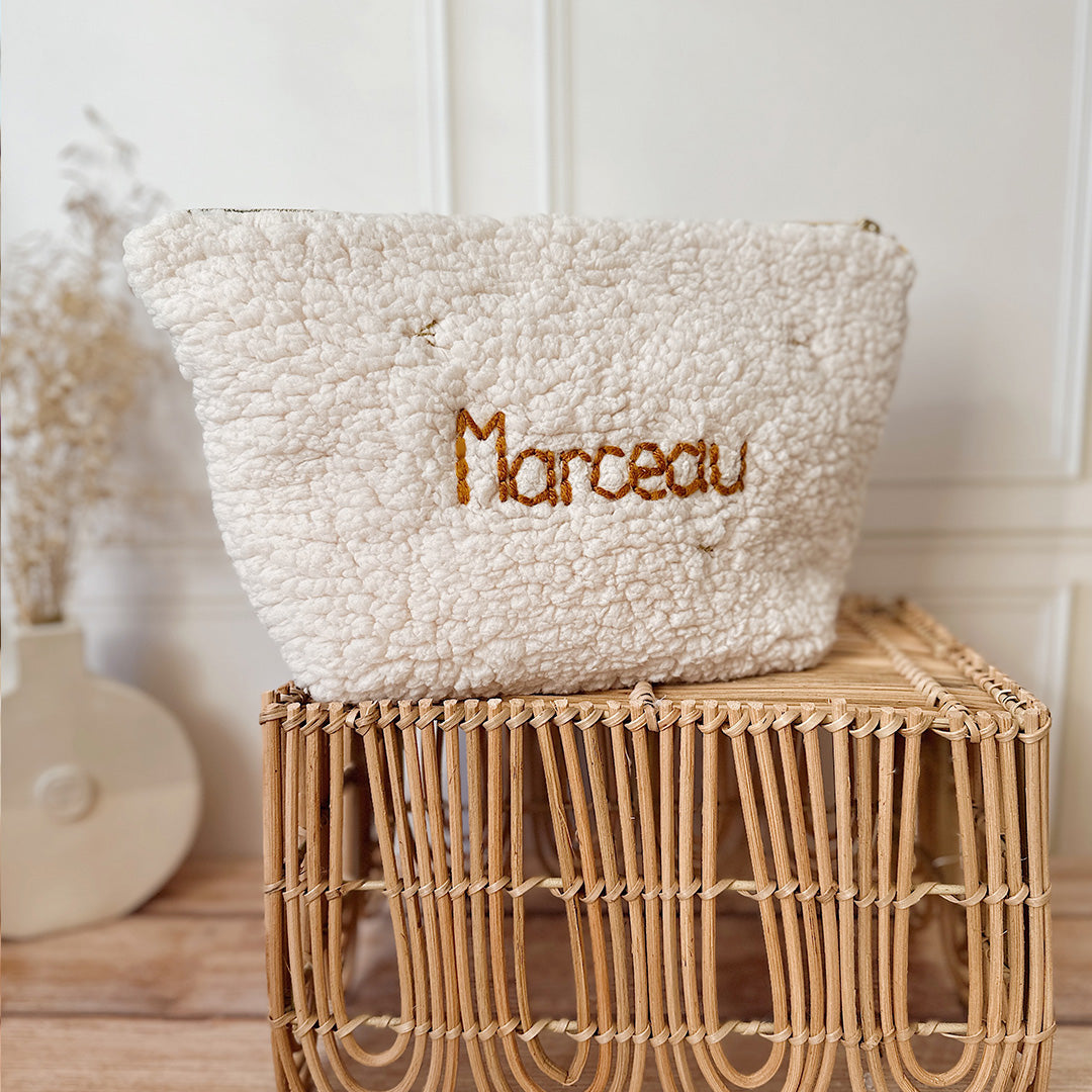 Trousse de toilette sherpa beige personnalisée